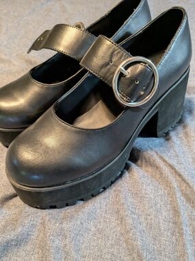 Current Mood Black Mary Jane Platform Pumps with Silver Buckle. Women Size 6.